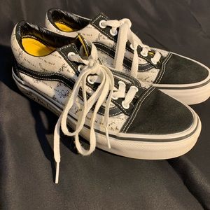 Vans shoes “ He loves me, he loves me not” size 7